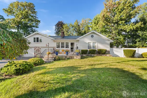 -32 E Hegel Avenue, Colonia, NJ 07067