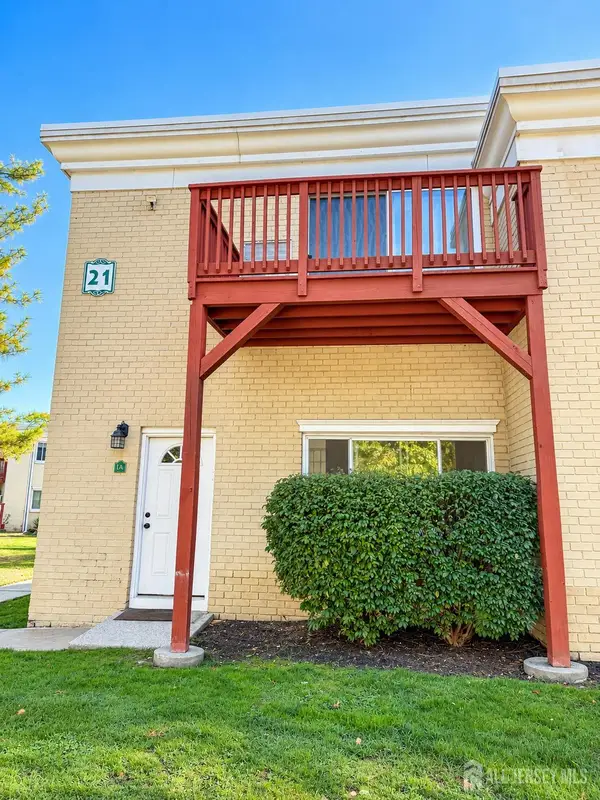-21 Lake Avenue #1A, East Brunswick, NJ 08816