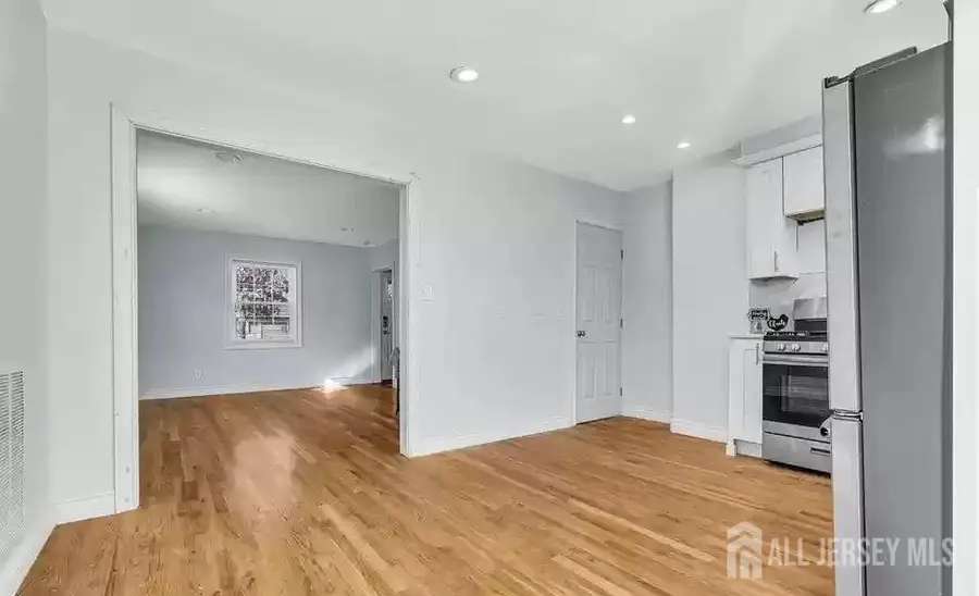 -580 Garden Avenue, Woodbridge, NJ 07095 - #2