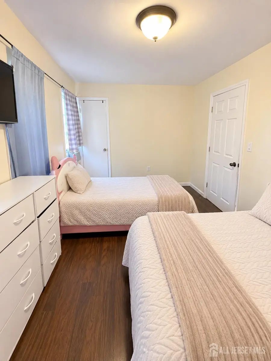 -521 E 2nd Street E, Bound Brook, NJ 8805 - #3