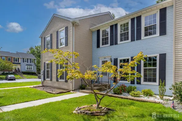 -35 E Byrnes Lane E, Sayreville, NJ 08872