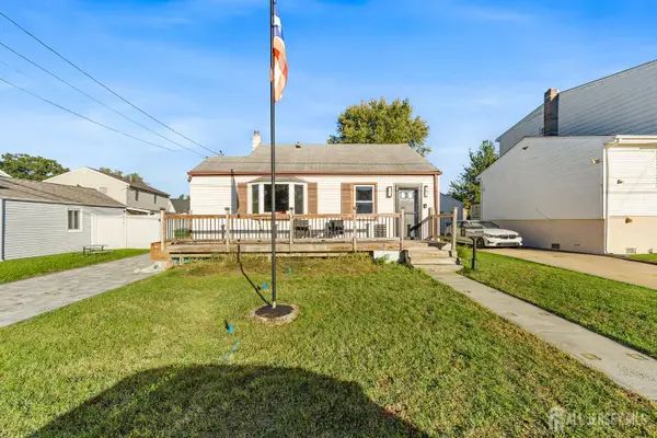 -44 Eisenhower Drive, Sayreville, NJ 08872
