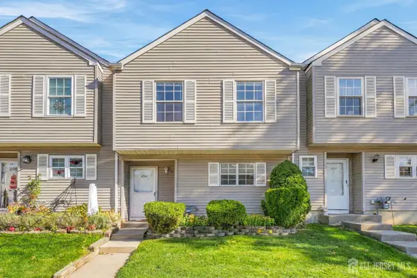 -694 Darlington Drive, Old Bridge, NJ 08857