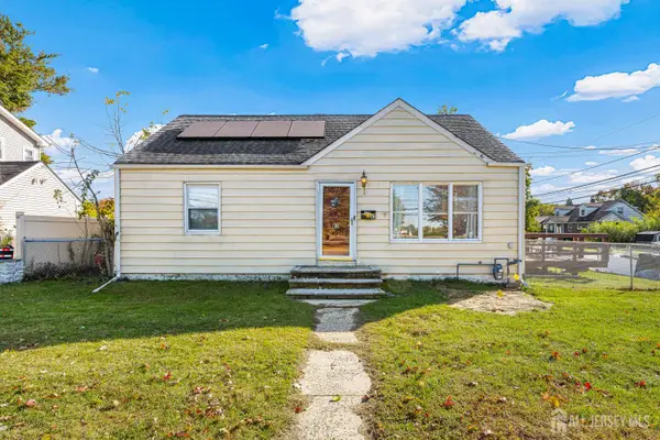 -63 Rues Lane, East Brunswick, NJ 08816