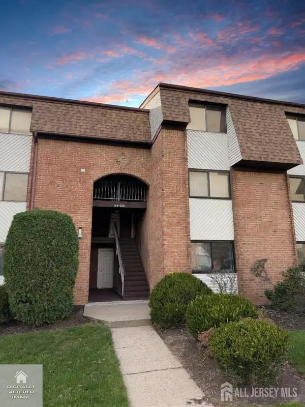 -107 Edison Glen Terrace, Edison, NJ 08837