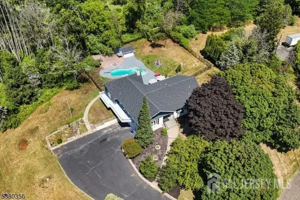 -2 Rossi Drive, Clinton Town, NJ 08809