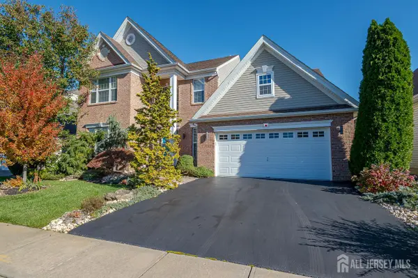 -5 Long Cove Drive, Monroe, NJ 08831
