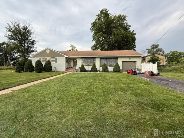 -115 Crampton Avenue, Woodbridge Proper, NJ 07095