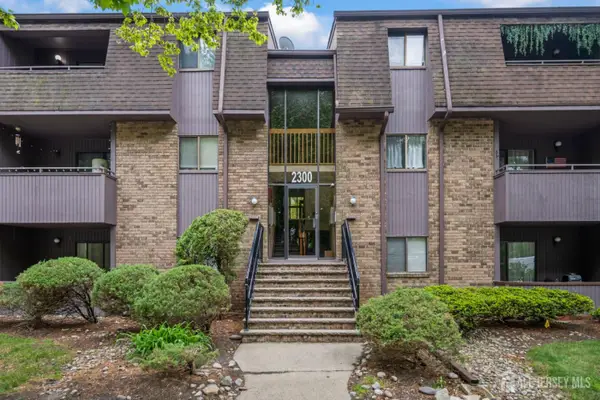 -2332 Old Stone Mill Drive, East Windsor, NJ 08512