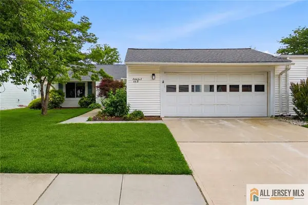 -66 Essex Road #66B, Monroe, NJ 08831