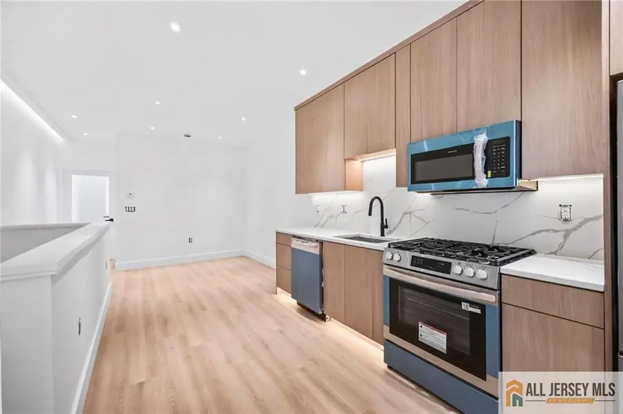 -291 New York Avenue #3, Jersey City, NJ 07307 - #2