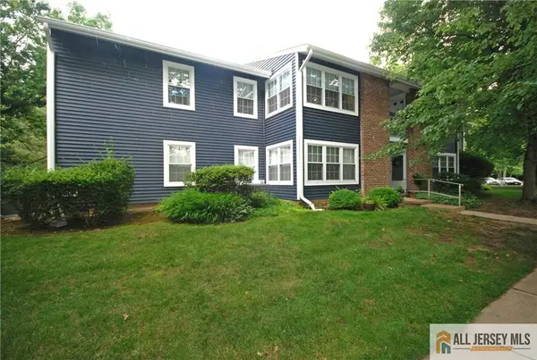 -228 Pennsylvania Way, North Brunswick, NJ 08902