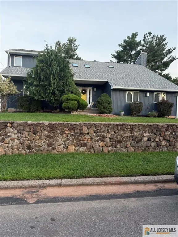 -121 W Hill Road, Colonia, NJ 07067