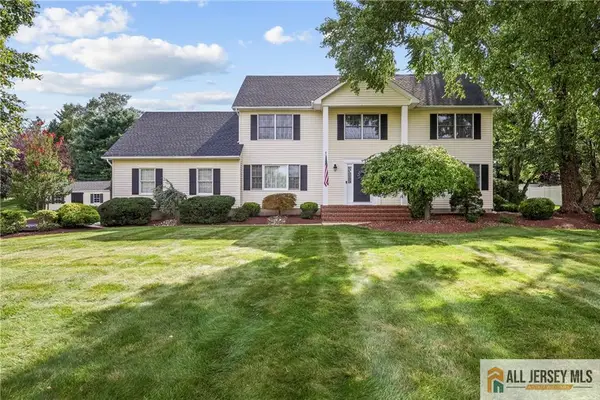 -9 Talmadge Drive, Monroe, NJ 08831