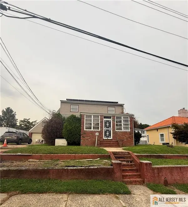 -35 Lavern Street, Sayreville, NJ 08872