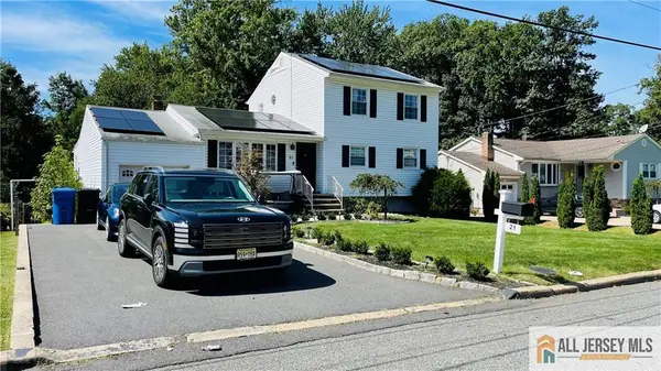 -21 Pennington Avenue, Colonia, NJ 07067