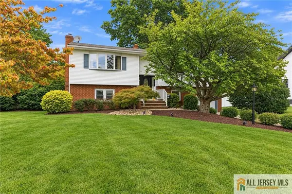 -18 Lincoln Avenue, East Brunswick, NJ 08816