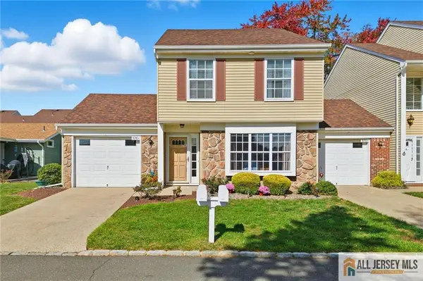 -376 Stirling Drive #376A, Jamesburg, NJ 08831