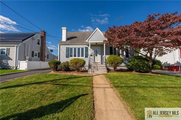 -18 Roseland Place, North Brunswick, NJ 08902