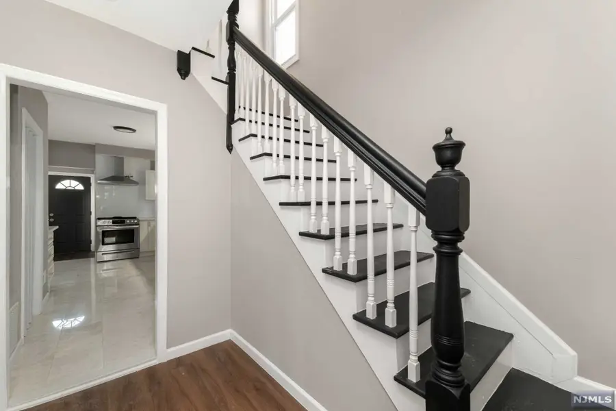 31 Halstead Street, Newark, NJ 07106 - Image #2