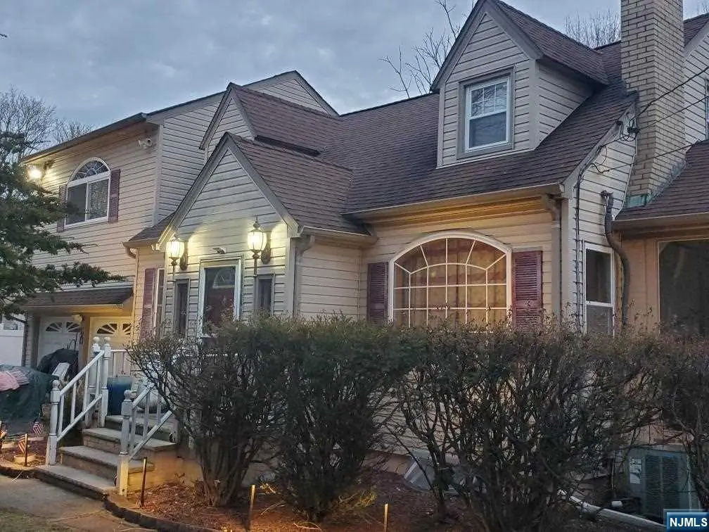 27 Grandview Drive, Wayne, NJ 07470 - Image #1