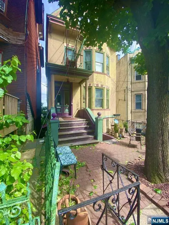 1400 Manhattan Avenue, Union City, NJ 07087 - Image #1