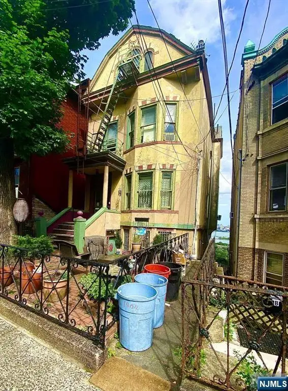 1400 Manhattan Avenue, Union City, NJ 07087 - Image #3