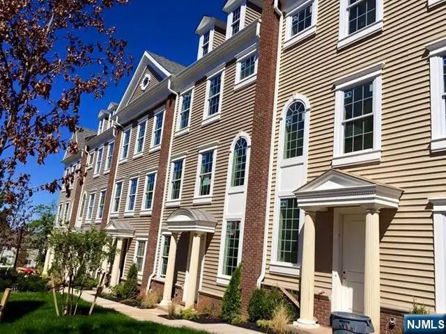 64 Parkside Lane, Teaneck, NJ 07666 - Image #3