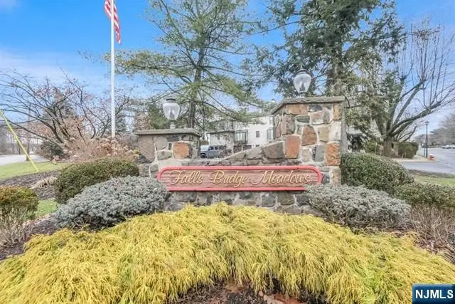 10 Fallsbridge Drive, Totowa, NJ 07512 - Image #2