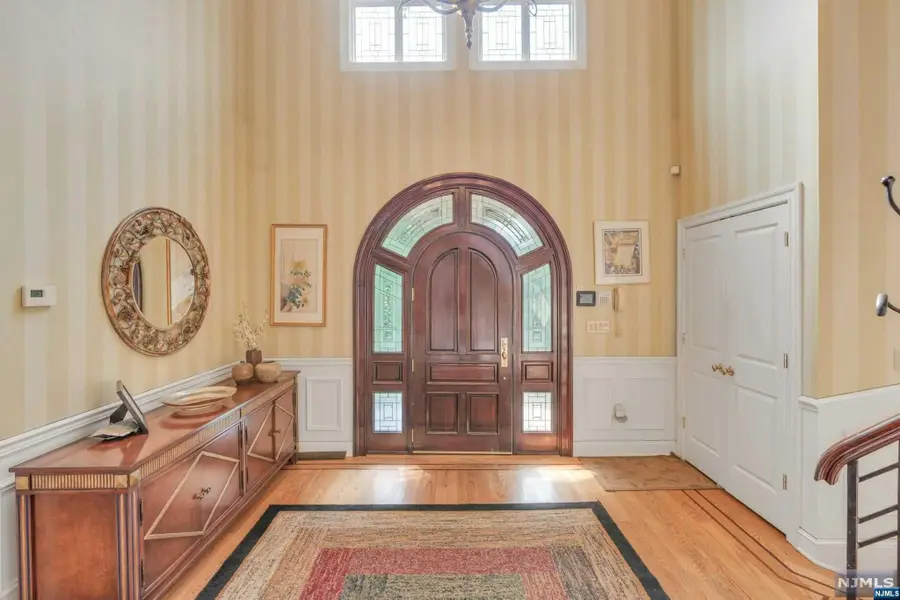 565 N Forest Drive, Teaneck, NJ 07666 - Image #3