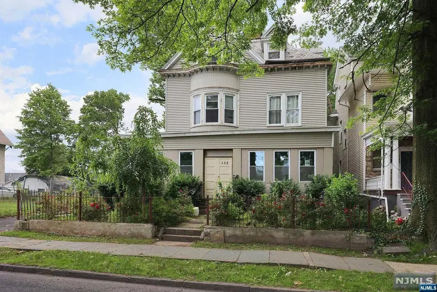 132 S Munn Avenue, East Orange, NJ 07018 - Image #2