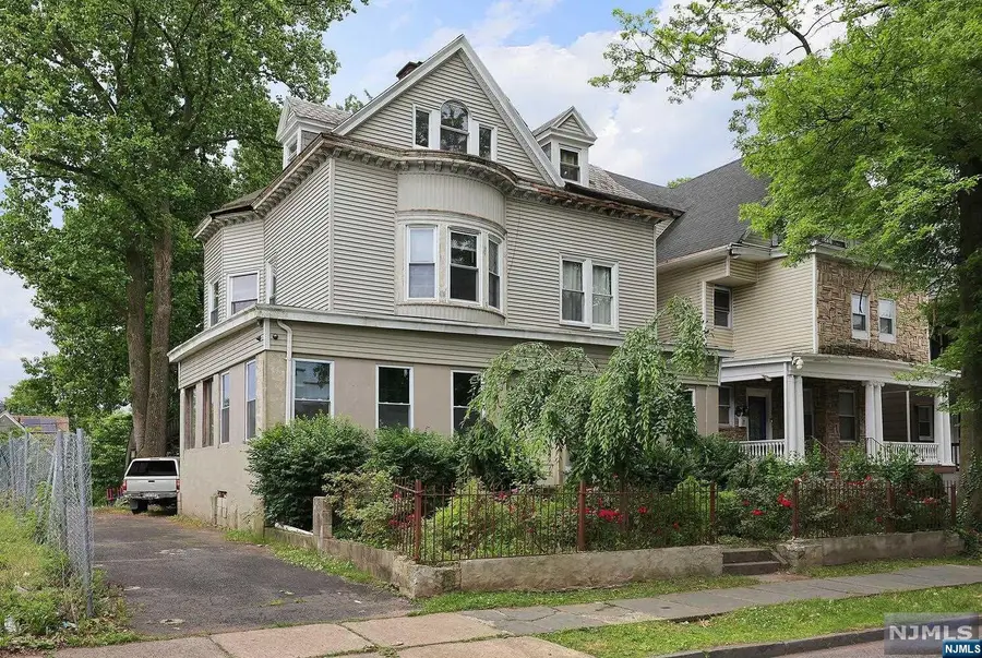 132 S Munn Avenue, East Orange, NJ 07018 - Image #3