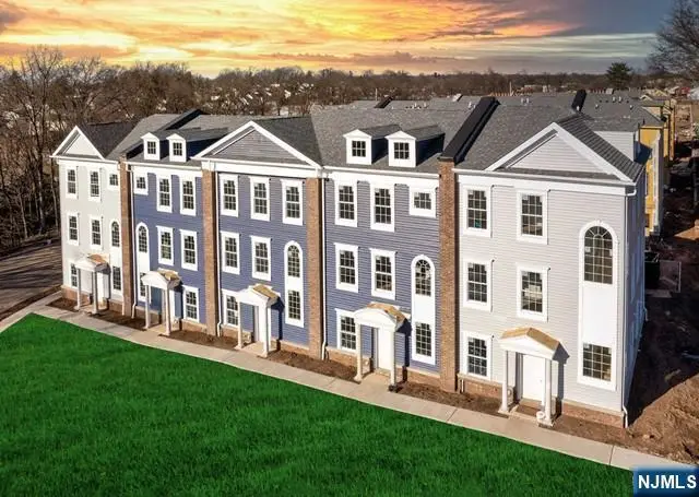 2 Parkside Lane, Teaneck, NJ 07666 - Image #2