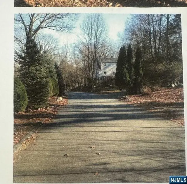 48 Overlook Road, Bloomingdale, NJ 07403 - Image #1