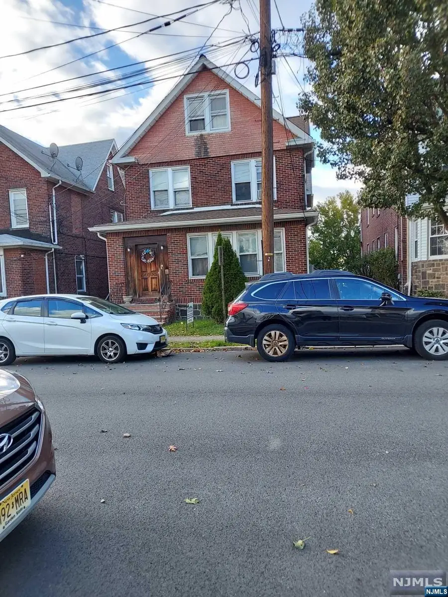 515 Saint Pauls Avenue, Cliffside Park, NJ 07010 - Image #2