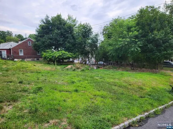 113 Hillcrest Avenue, Woodland Park, NJ 07424