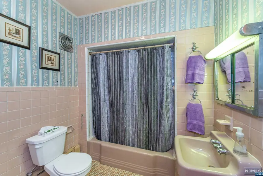 19 Barbara Street, Newark, NJ 07105 - Image #3