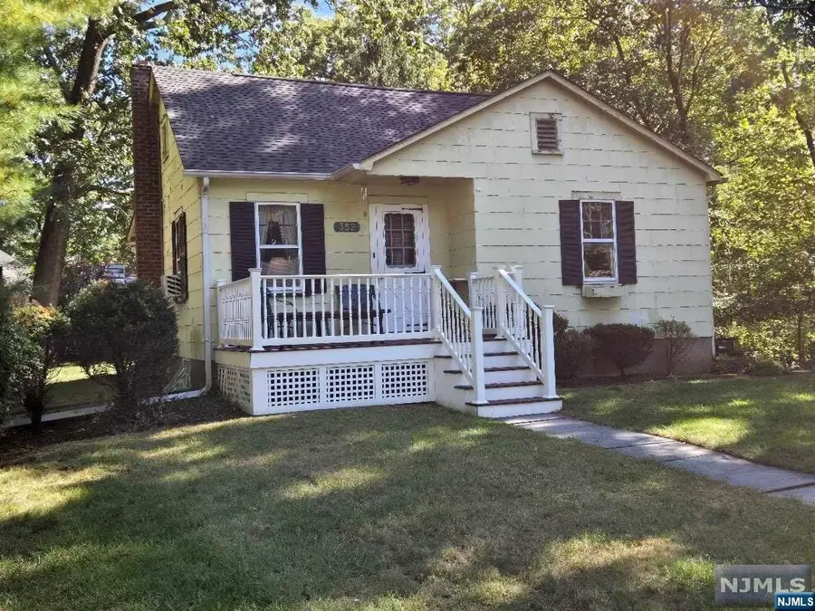 352 Amherst Street, Wyckoff, NJ 07481 - Image #2