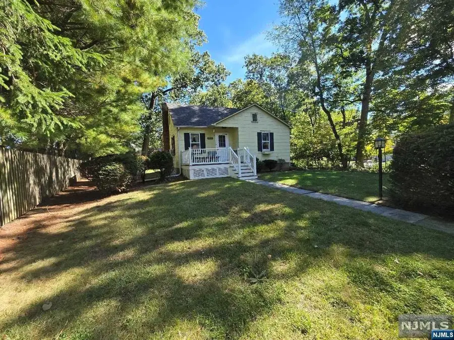 352 Amherst Street, Wyckoff, NJ 07481 - Image #3