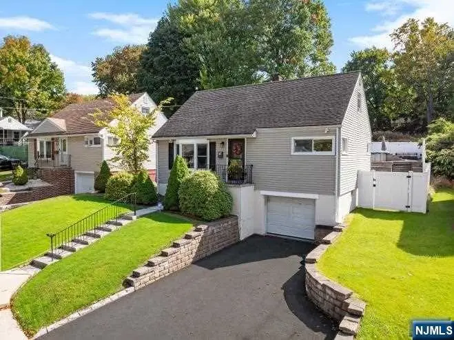 8 Phyllis Road, West Orange, NJ 07052 - Image #2