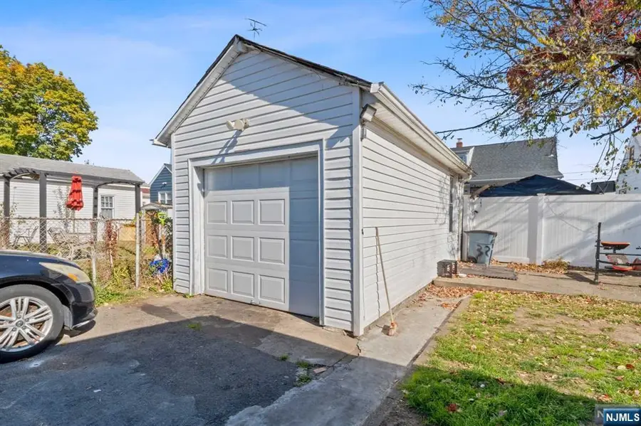 32-34 Arlington Avenue, Paterson, NJ 07502 - Image #2