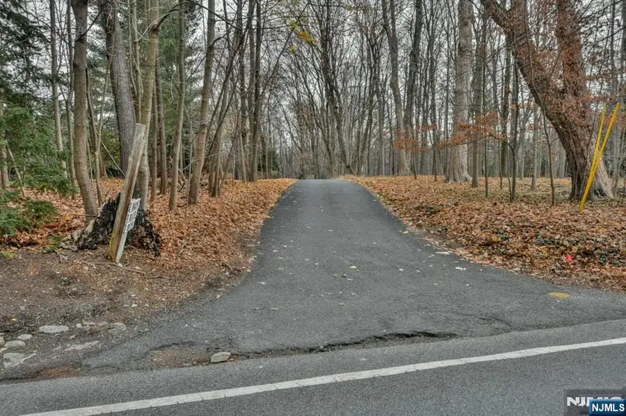 813 E Saddle River Road, Ho Ho Kus, NJ 07423 - Image #3