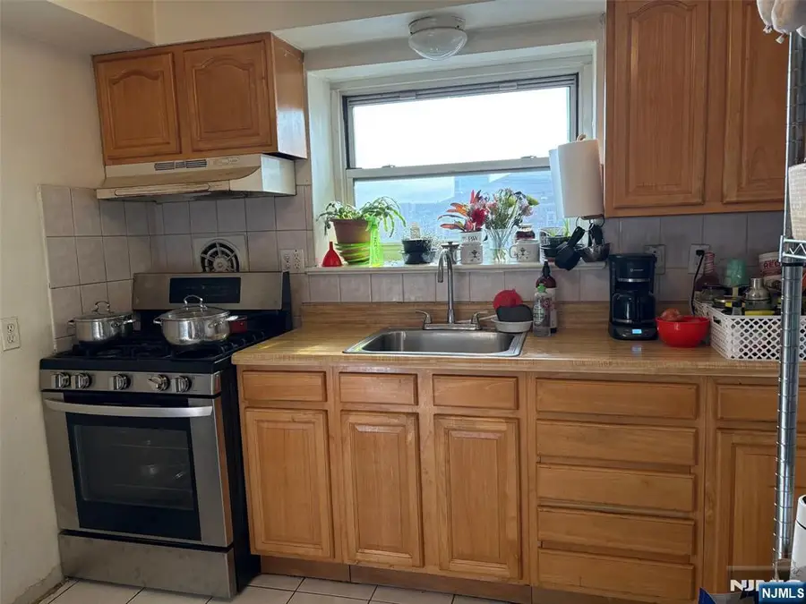 2430 8th Street 6D, Fort Lee, NJ 07024 - Image #2