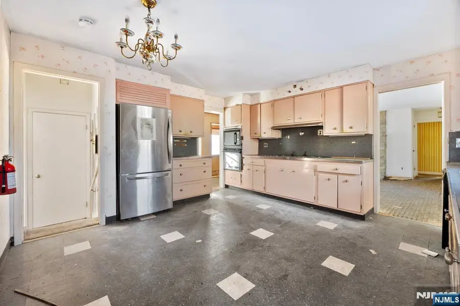 20 Hidden Glen Road, Upper Saddle River, NJ 07458 - Image #2