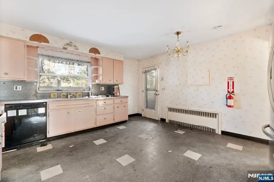 20 Hidden Glen Road, Upper Saddle River, NJ 07458 - Image #3