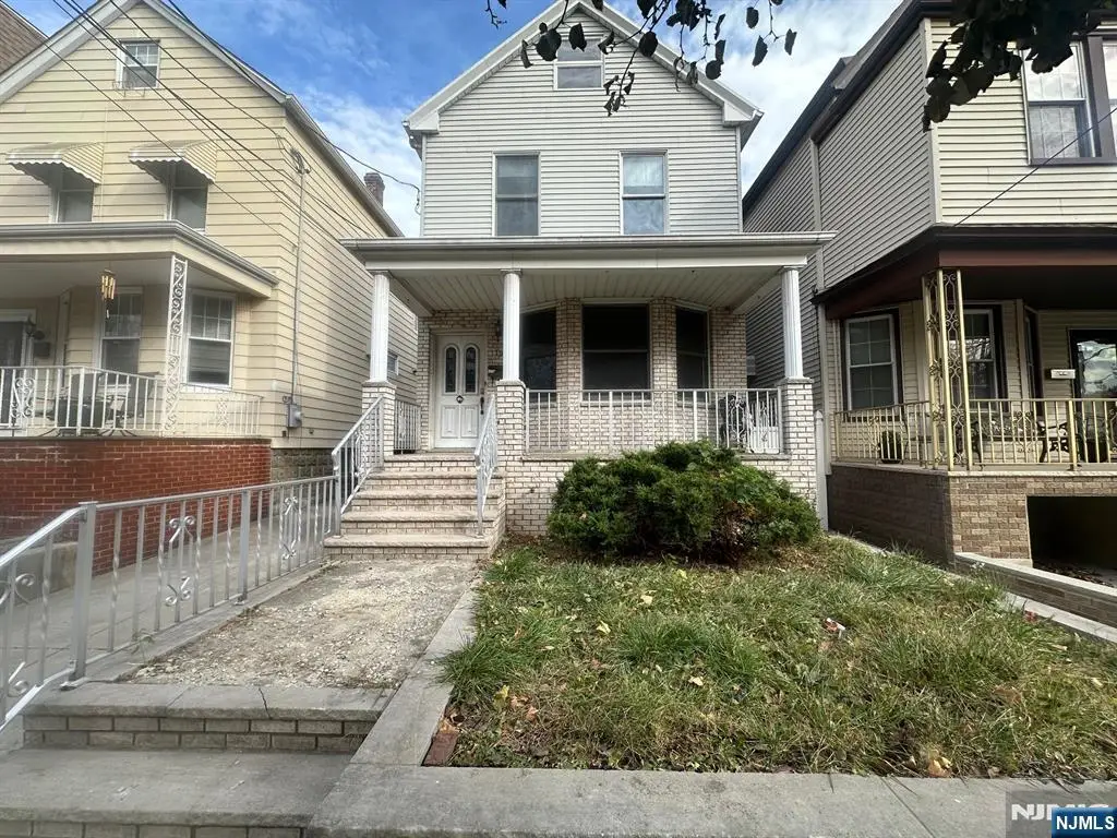 19 39th Street, Bayonne, NJ 07002 - Image #1