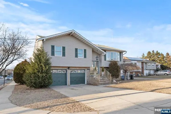 40 Valley Court, Secaucus, NJ 07094