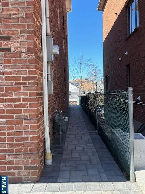 795 Fairview Lane, Cliffside Park, NJ 07010 - Image #3