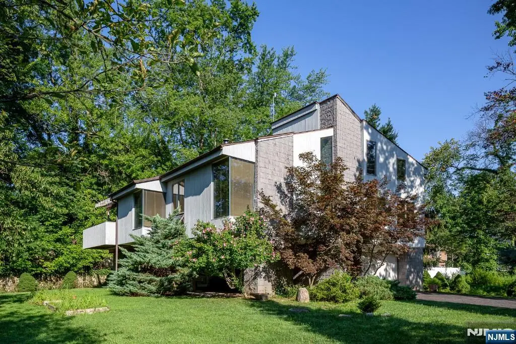 17 Sycamore Avenue, Hillsdale, NJ 07642 - Image #1