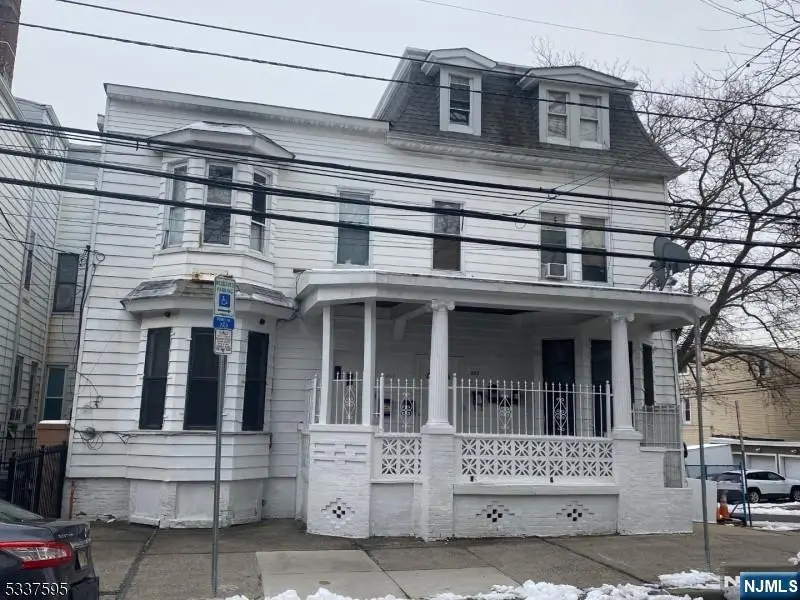 207 Garside Street, Newark, NJ 07104 - Image #1